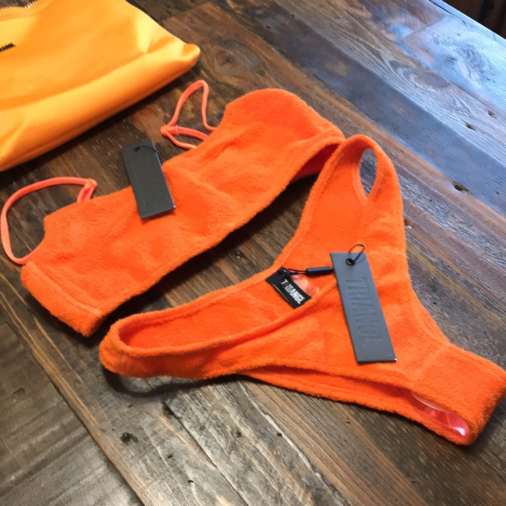 Triangl Bikini (Terry Cloth) - Picture 2 of 6